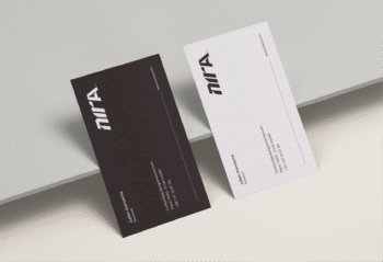 Carte de visite pour marque de sport au design moderne et minimaliste renforçant l’identité visuelle