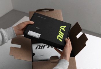 Packaging d’emballage pour vêtements de sport au design moderne valorisant la marque conçu en Alsace