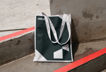 Sac fourre-tout personnalisé aux couleurs d'une entreprise du secteur construction
