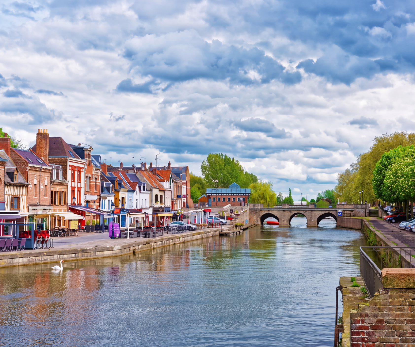 Bords de Somme et façades colorées du centre-ville d'Amiens